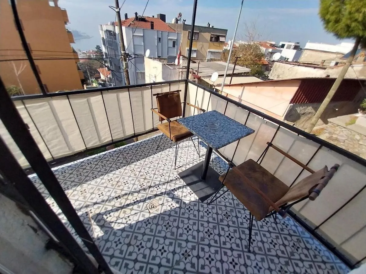 Apartamento Tiyn House Esmirna