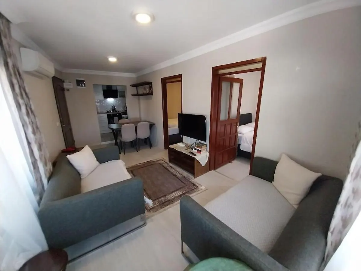 Apartamento Tiyn House Esmirna